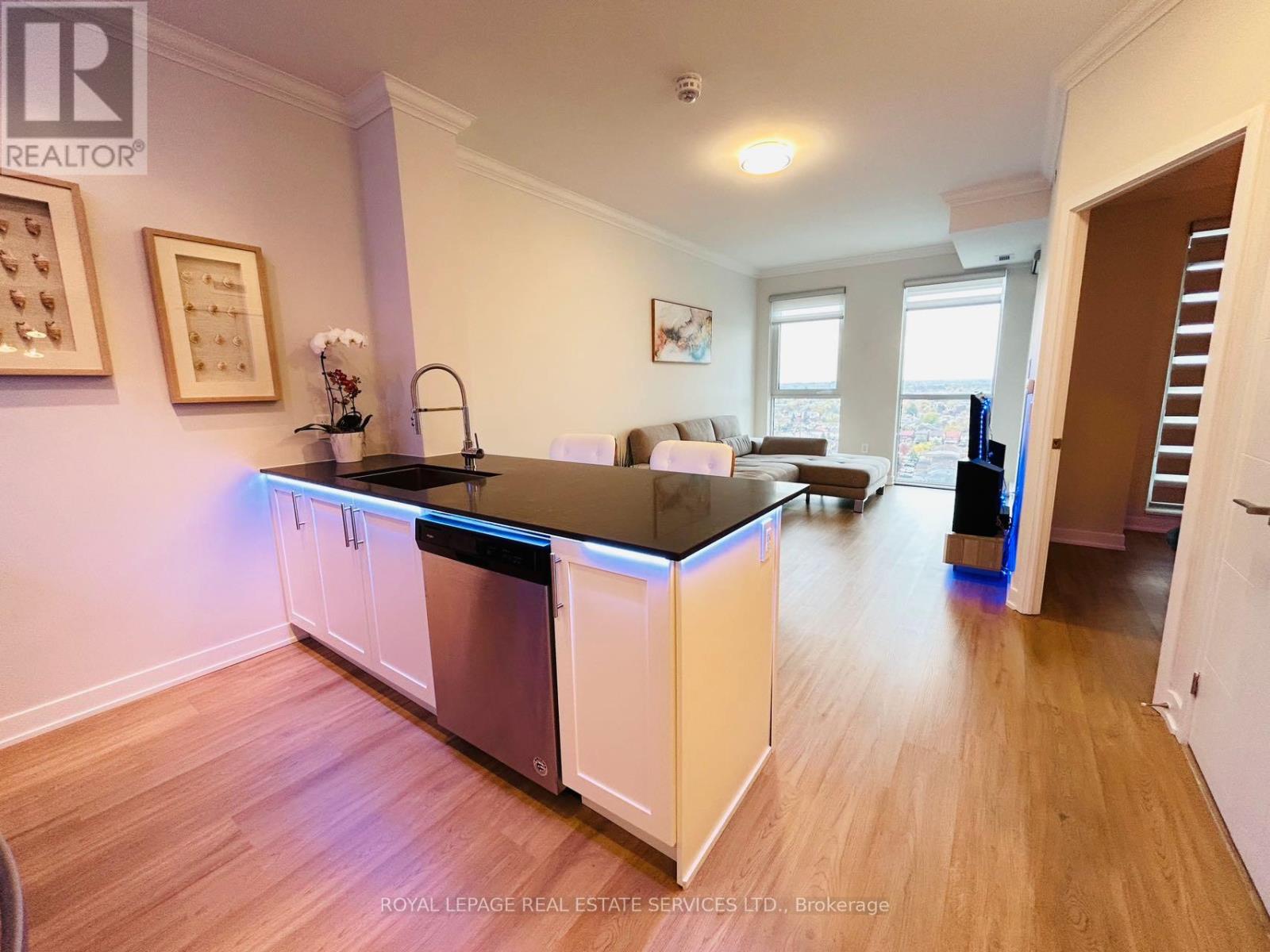 1601 - 4085 Parkside Village Drive, Mississauga, Ontario  L5B 0K9 - Photo 7 - W12583110