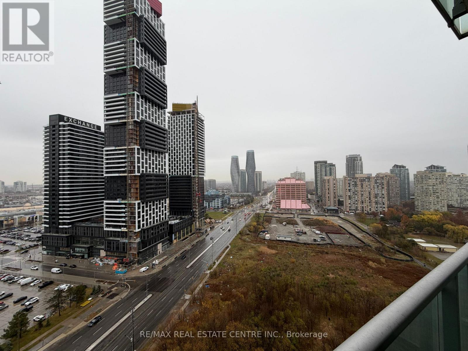 1902 - 220 Burnhamthorpe Road W, Mississauga, Ontario  L5B 3Y5 - Photo 13 - W12583138