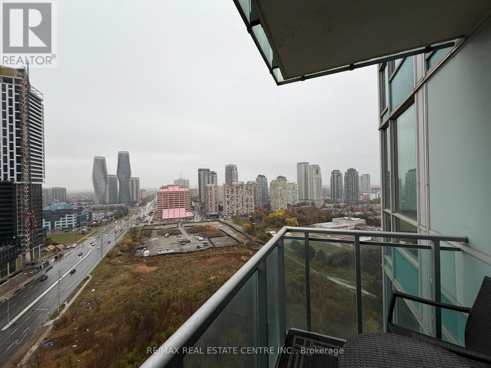 1902 - 220 Burnhamthorpe Road W, Mississauga, Ontario  L5B 3Y5 - Photo 14 - W12583138