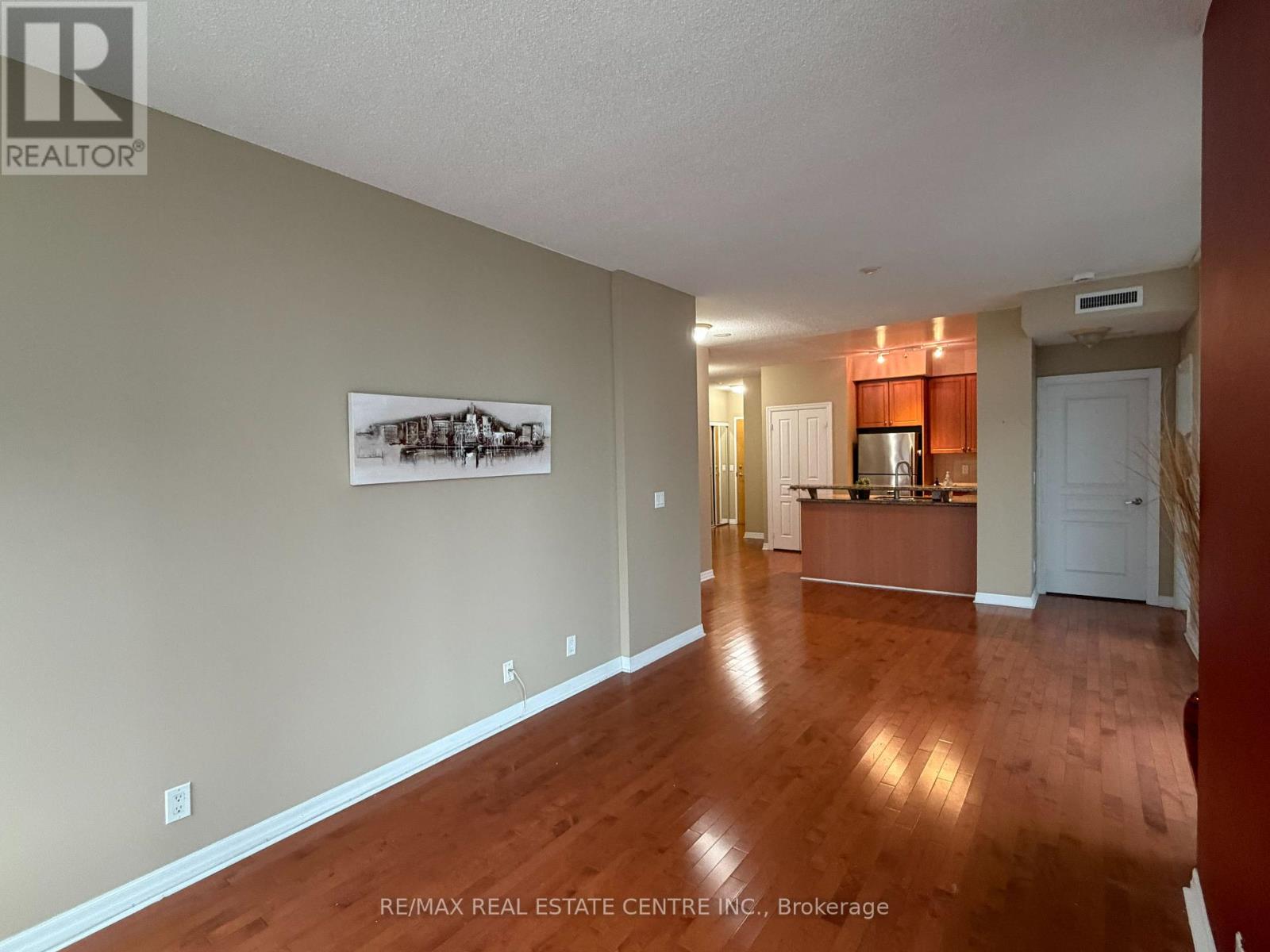 1902 - 220 Burnhamthorpe Road W, Mississauga, Ontario  L5B 3Y5 - Photo 5 - W12583138