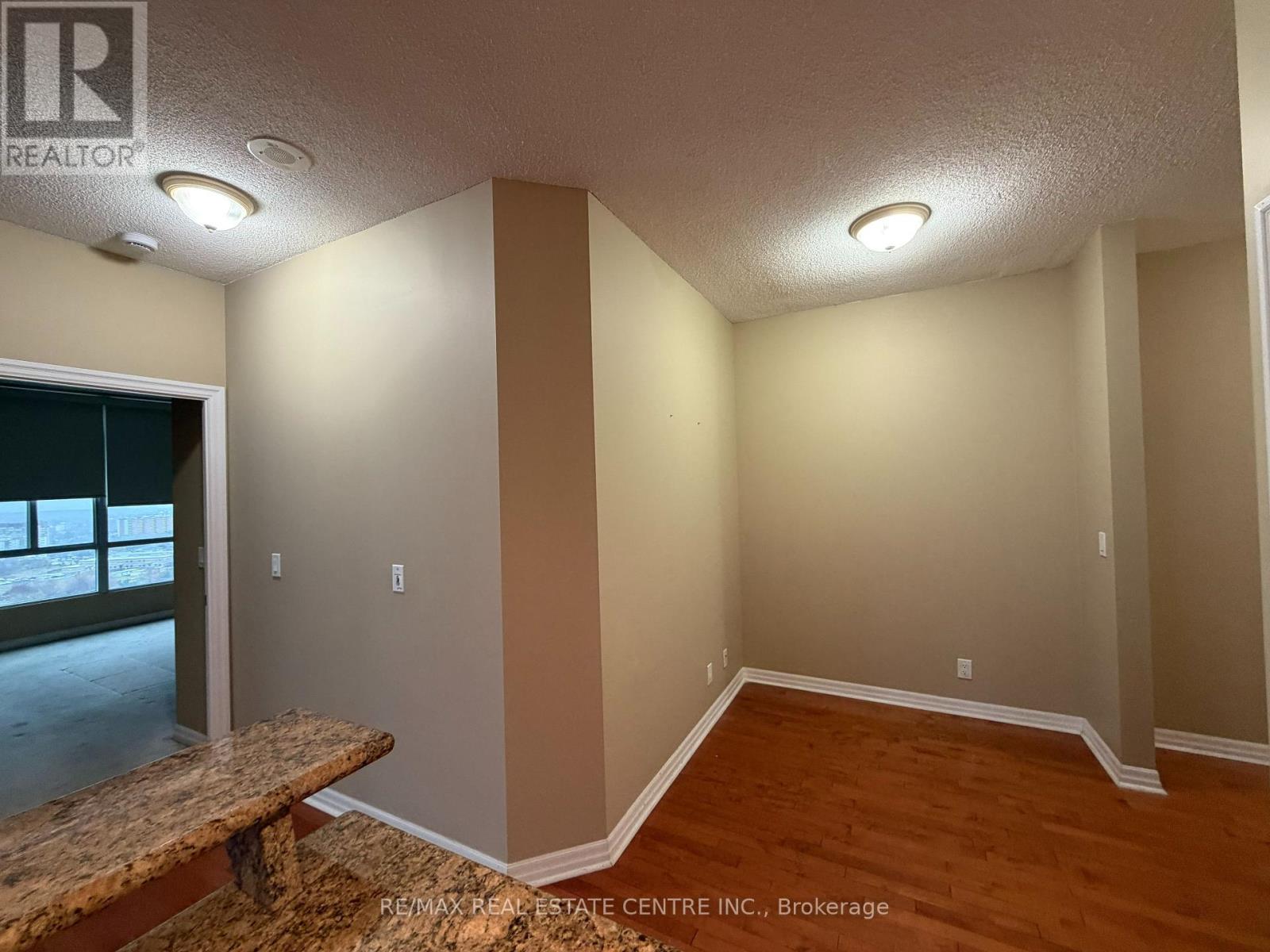 1902 - 220 Burnhamthorpe Road W, Mississauga, Ontario  L5B 3Y5 - Photo 6 - W12583138