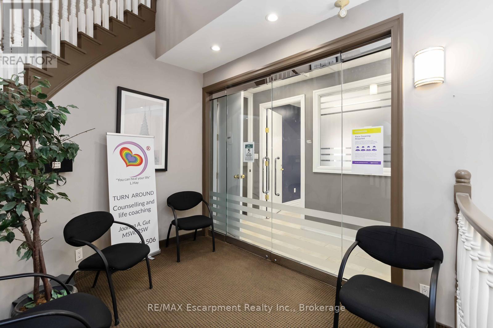 204 - 53 Village Centre Place, Mississauga, Ontario  L4Z 1V9 - Photo 4 - W12583192