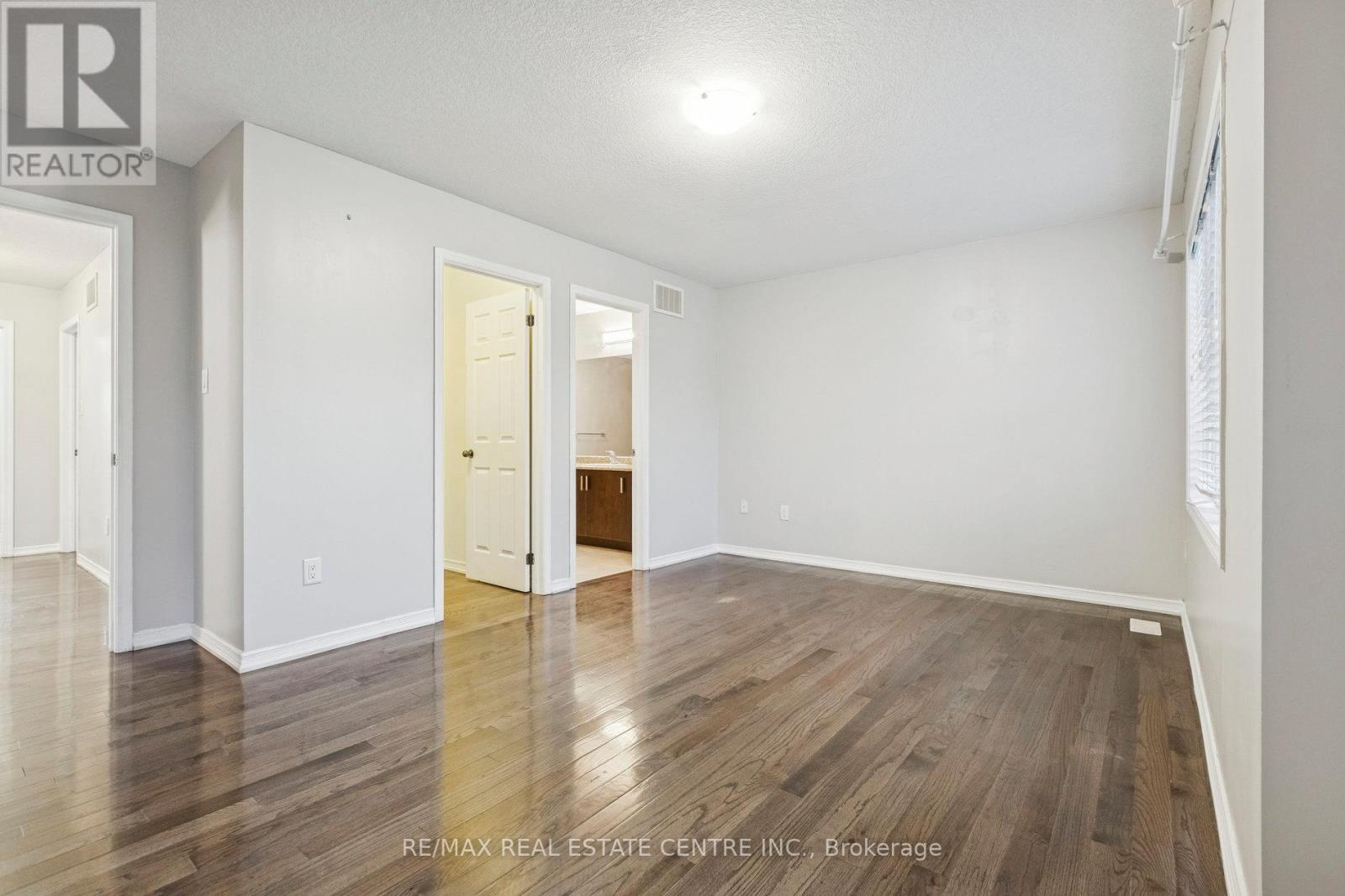 Upper Level - 16 Carroll Lane, Brantford, Ontario N3T 0J5 - Photo 27 - X12583088