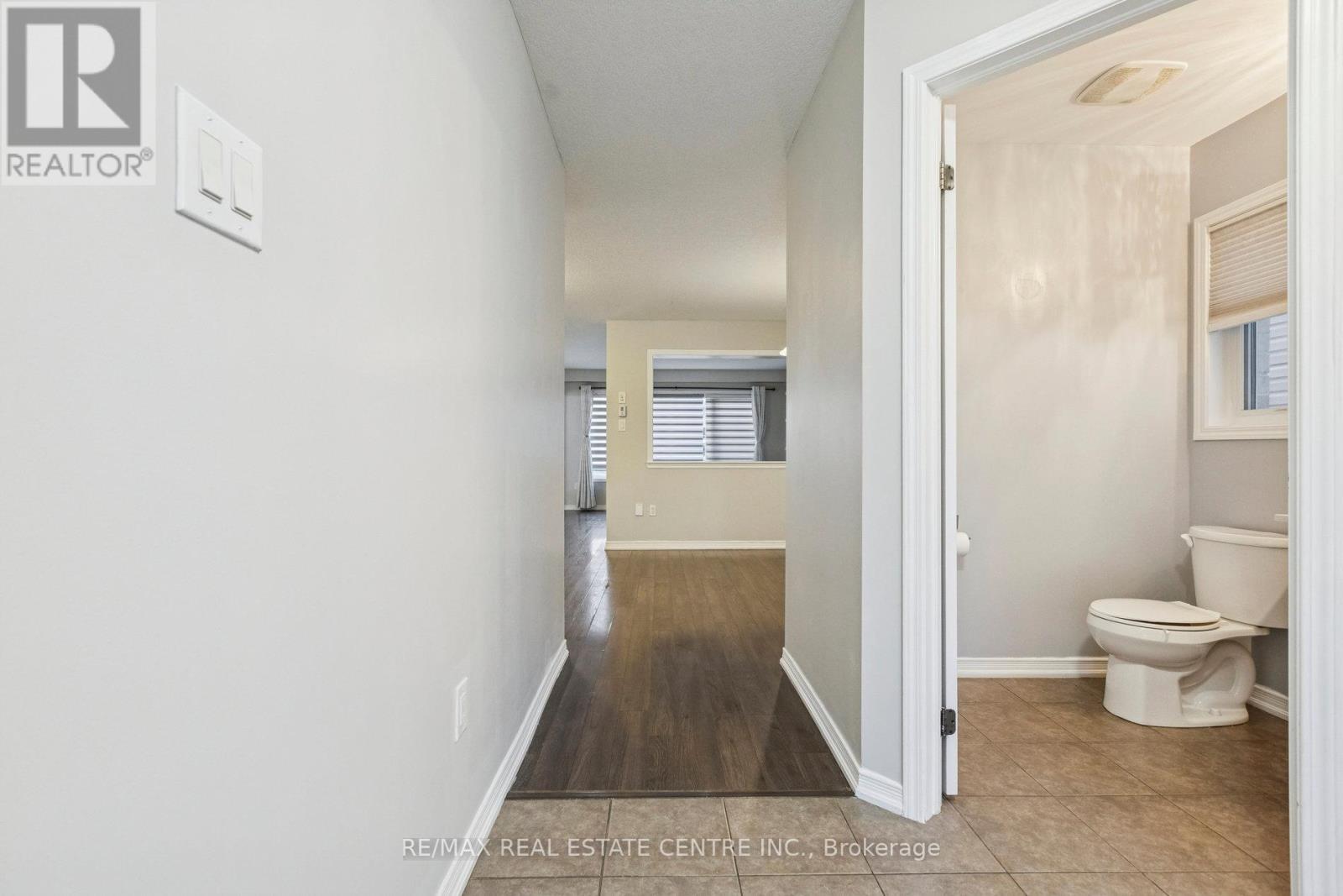 Upper Level - 16 Carroll Lane, Brantford, Ontario N3T 0J5 - Photo 5 - X12583088