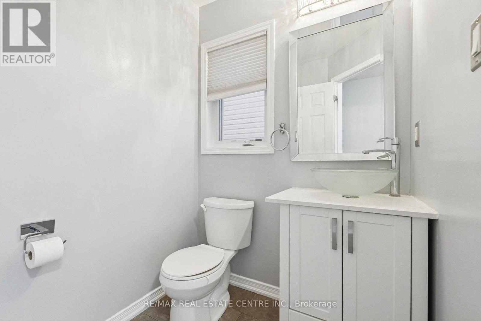 Upper Level - 16 Carroll Lane, Brantford, Ontario N3T 0J5 - Photo 6 - X12583088