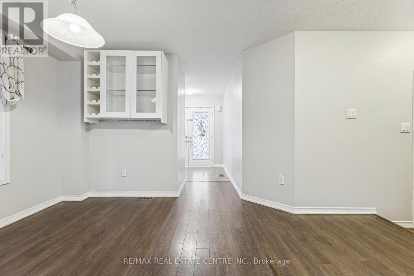 Upper Level - 16 Carroll Lane, Brantford, Ontario N3T 0J5 - Photo 7 - X12583088