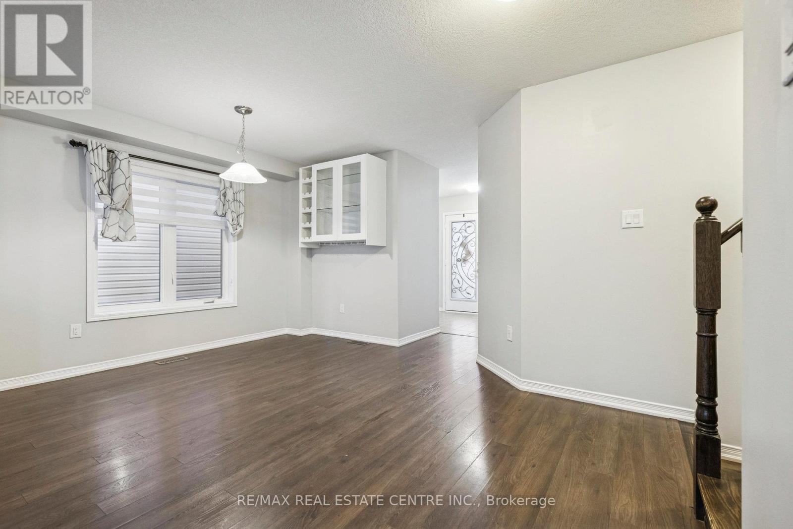 Upper Level - 16 Carroll Lane, Brantford, Ontario N3T 0J5 - Photo 8 - X12583088