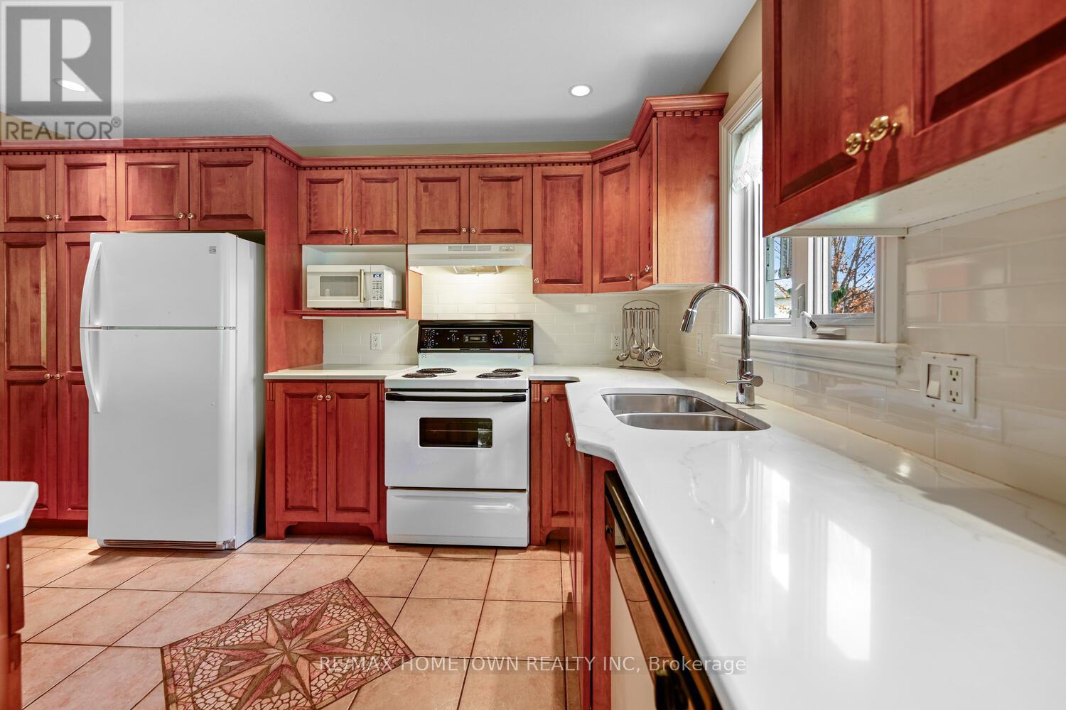 1095 Bridlewood Drive, Brockville, Ontario  K6V 7G2 - Photo 13 - X12579210