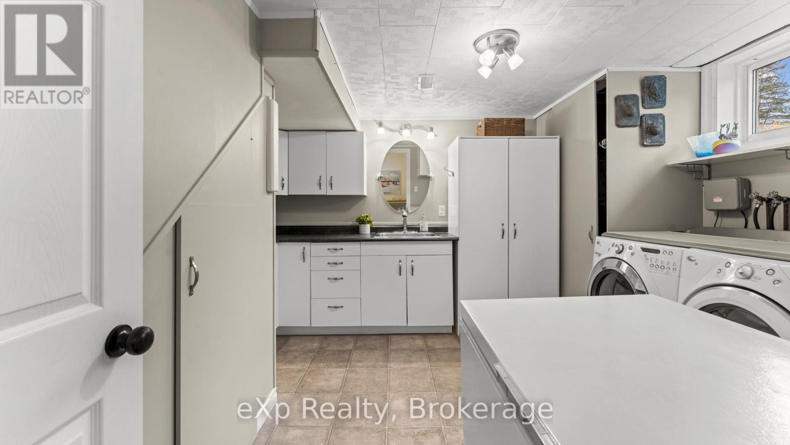 861 Gustavus Street, Saugeen Shores, Ontario  N0H 2C4 - Photo 19 - X12583316