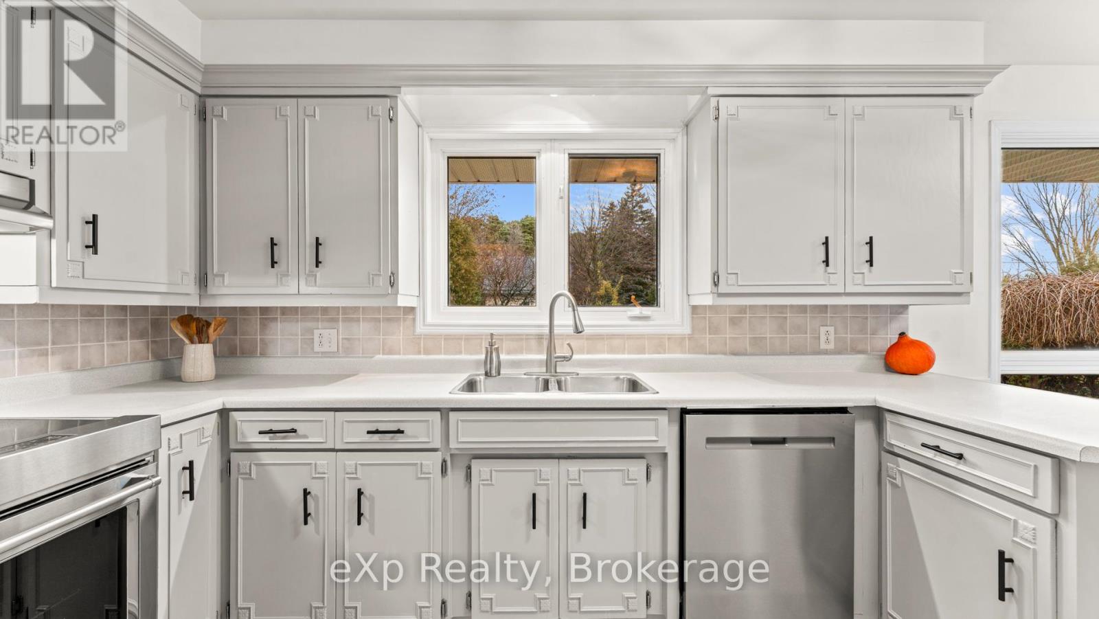 861 Gustavus Street, Saugeen Shores, Ontario  N0H 2C4 - Photo 7 - X12583316