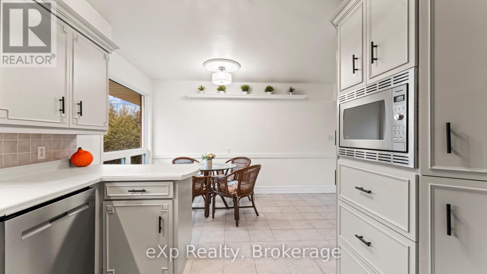 861 Gustavus Street, Saugeen Shores, Ontario  N0H 2C4 - Photo 8 - X12583316