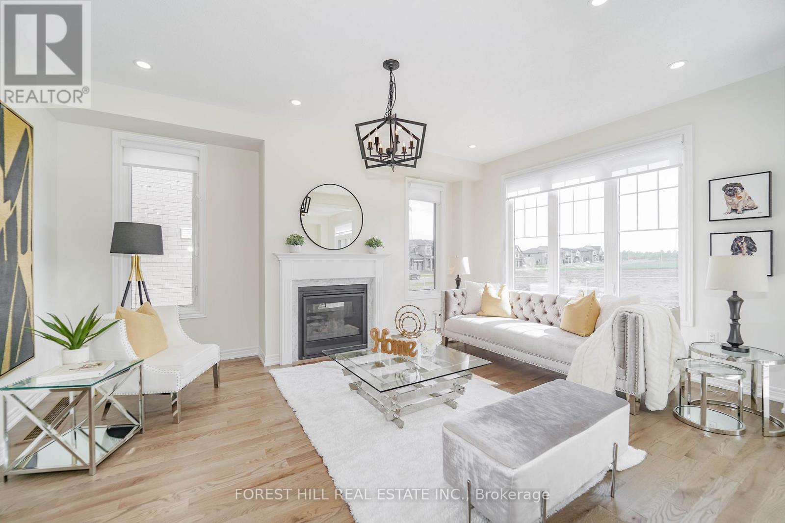 29 Kingsbury Trail, Barrie, Ontario  L9J 0W8 - Photo 3 - S12393220