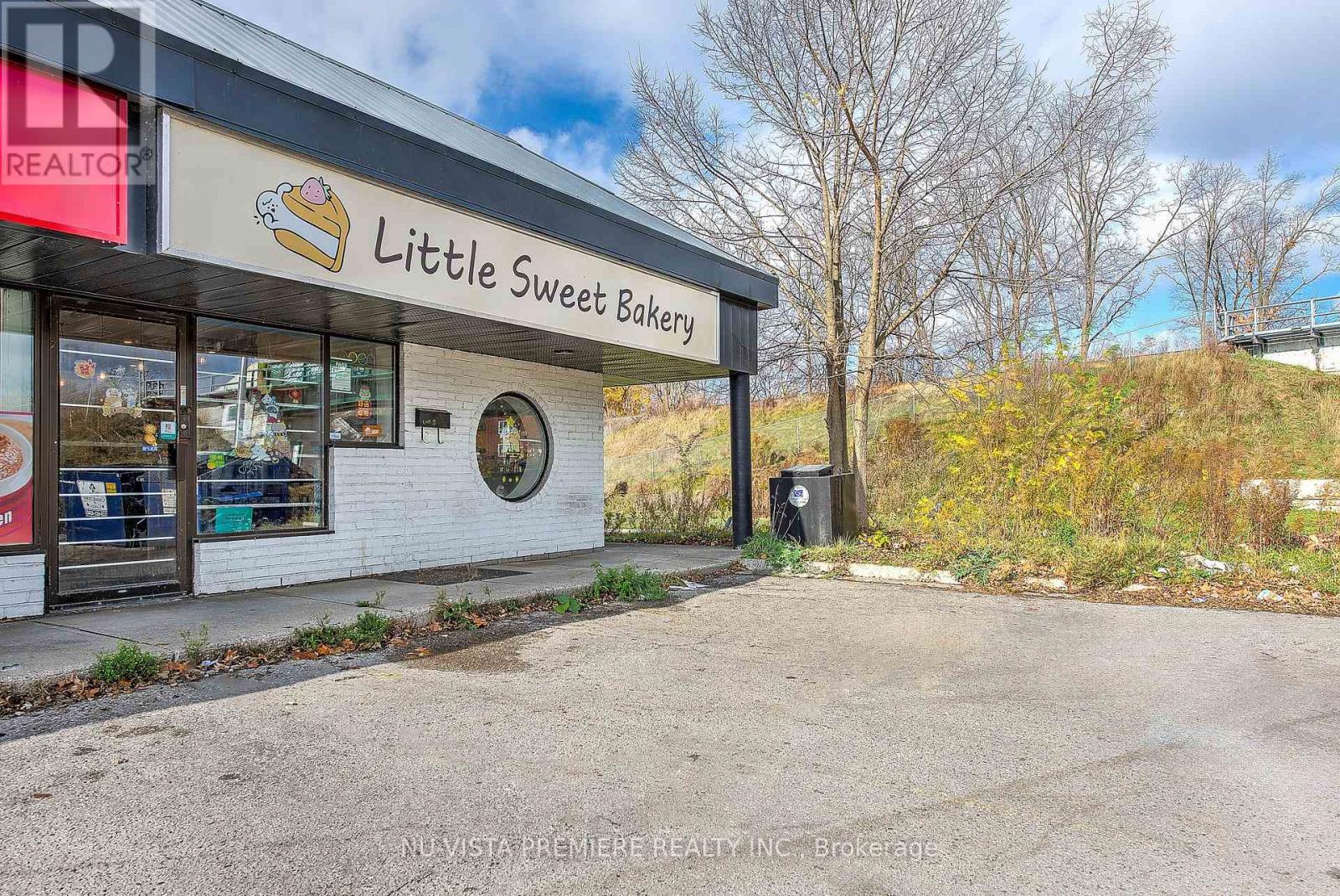 5 - 276 Wharncliffe Road, London North (North N), Ontario  N6H 2C3 - Photo 2 - X12187217