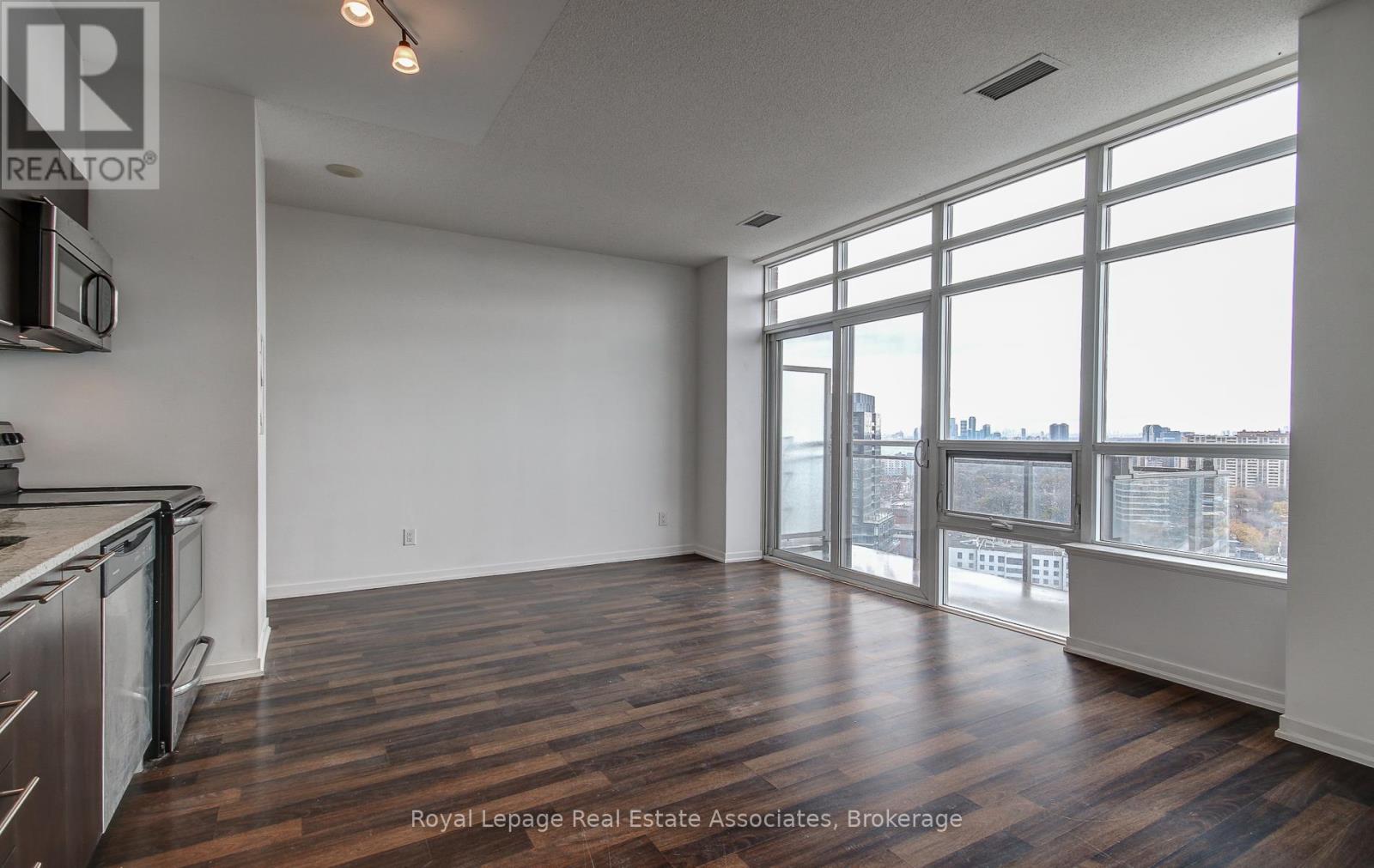 2211 - 38 Joe Shuster Way, Toronto, Ontario  M6K 0A5 - Photo 7 - W12583078