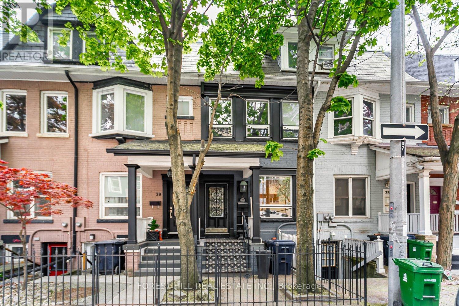 UPPER - 37 GRANBY STREET, Toronto, Ontario