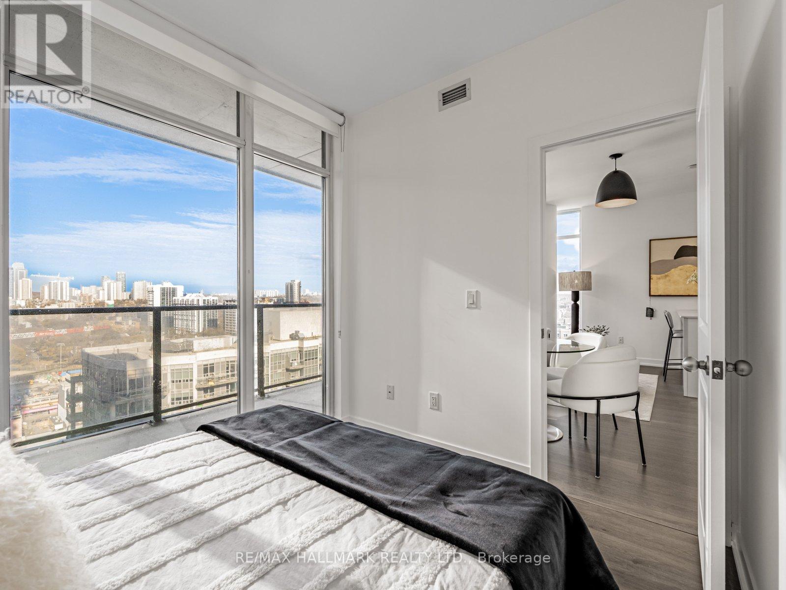 1704 - 105 George Street, Toronto, Ontario  M5A 0L4 - Photo 11 - C12583188