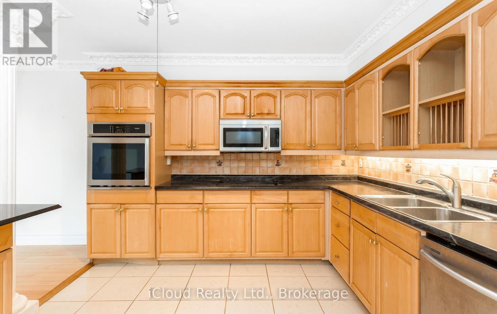 837 - 33 Harbour Square, Toronto, Ontario  M5J 2G2 - Photo 18 - C12583260