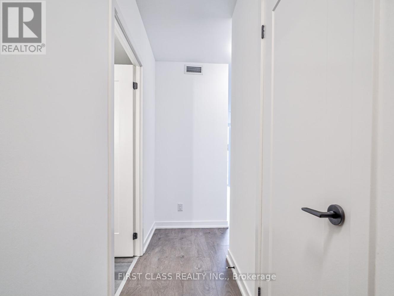 1005 - 5 Defries Street, Toronto, Ontario  M5A 0W7 - Photo 4 - C12583328