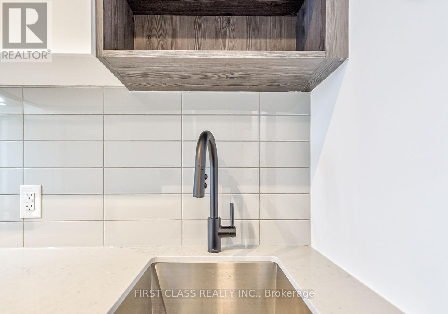 1005 - 5 Defries Street, Toronto, Ontario  M5A 0W7 - Photo 5 - C12583328