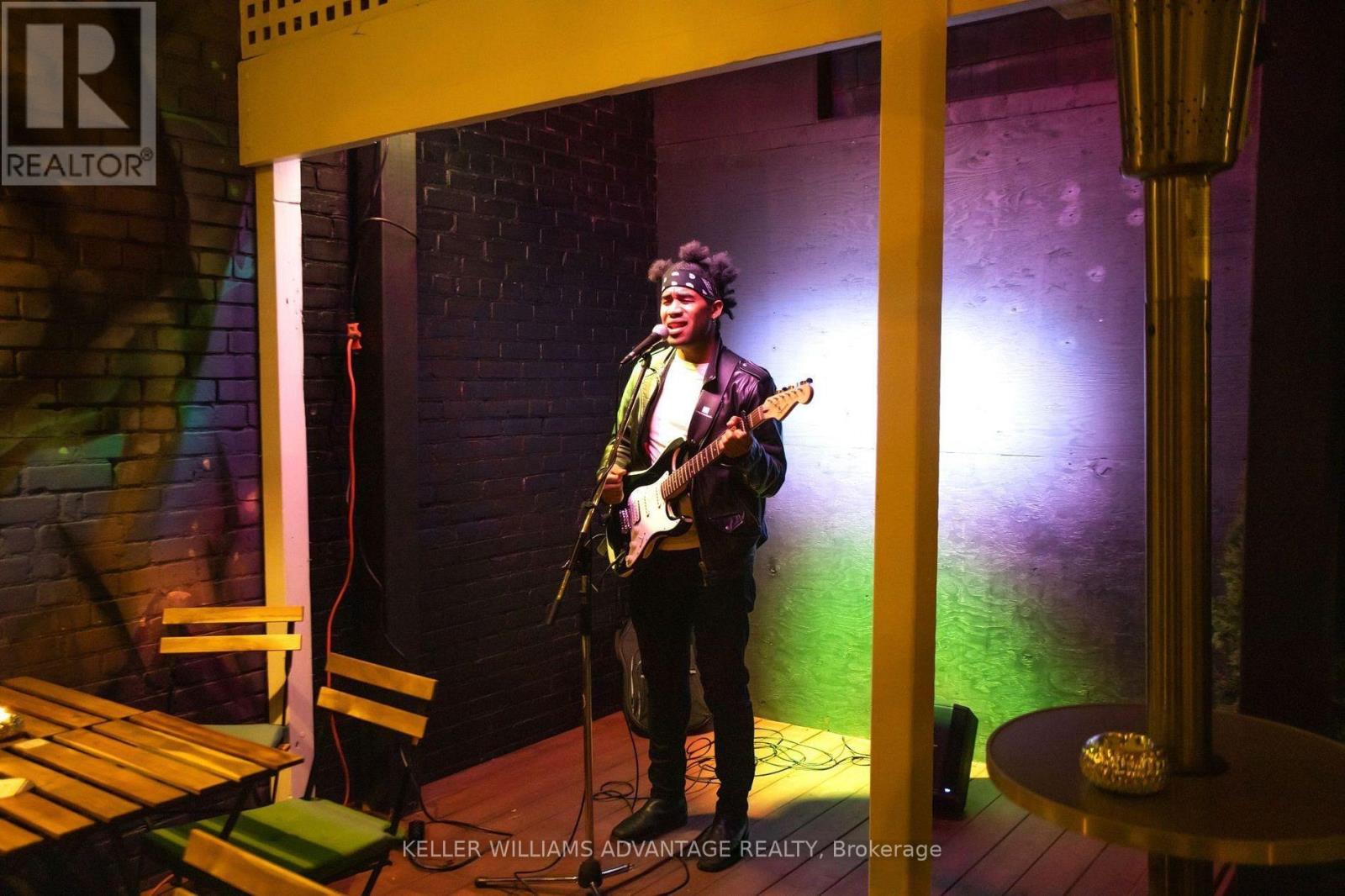 686 Queen Street E, Toronto, Ontario  M4M 1G9 - Photo 9 - E12583248