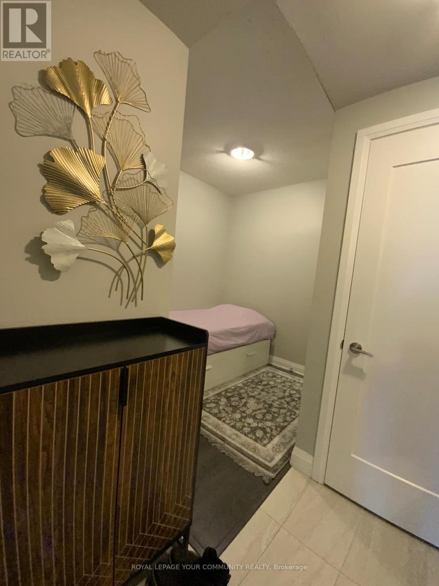 315 - 398 Highway 7 E, Richmond Hill, Ontario L4B 0G6 - Photo 12 - N12502234