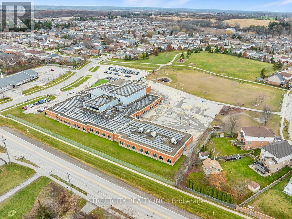 125 Stonyburn Crescent, Cambridge, Ontario  N1R 7X2 - Photo 48 - X12583186