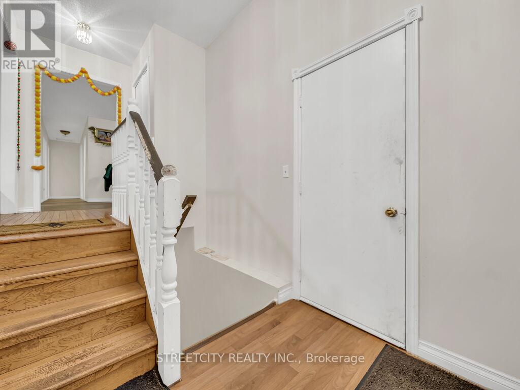 125 Stonyburn Crescent, Cambridge, Ontario  N1R 7X2 - Photo 7 - X12583186