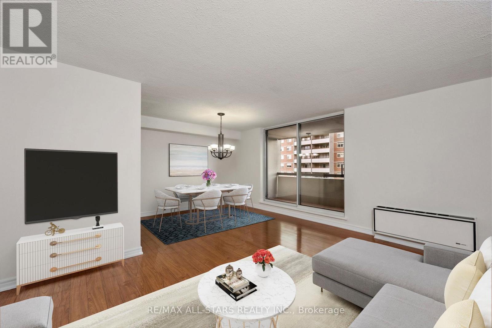 410 - 20 William Roe Boulevard, Newmarket, Ontario  L3Y 5V6 - Photo 4 - N12583154