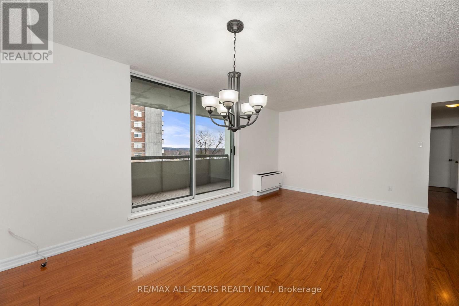 410 - 20 William Roe Boulevard, Newmarket, Ontario  L3Y 5V6 - Photo 8 - N12583154