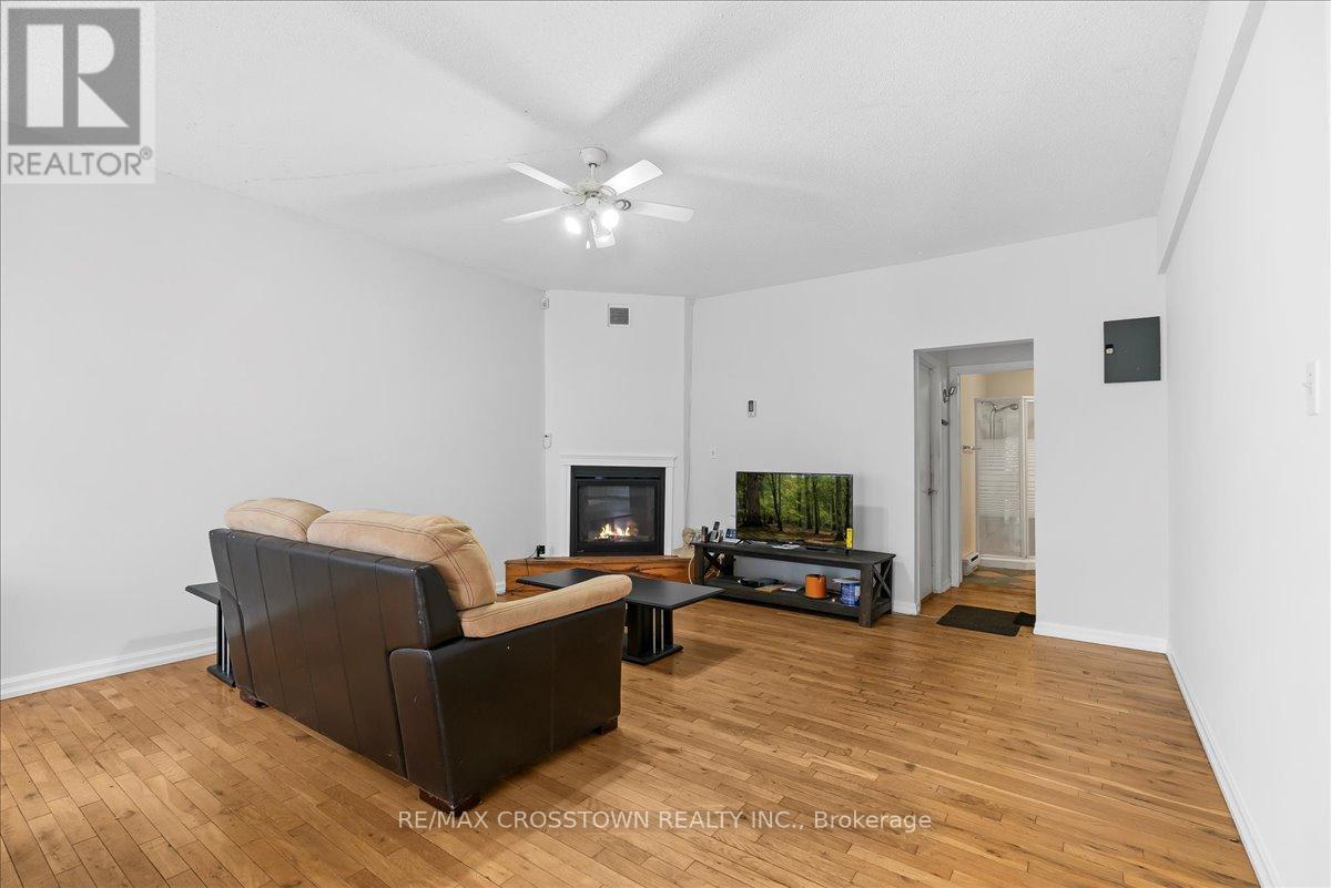 369 Balm Beach Road W, Tiny, Ontario  L0L 2J0 - Photo 25 - S12583182