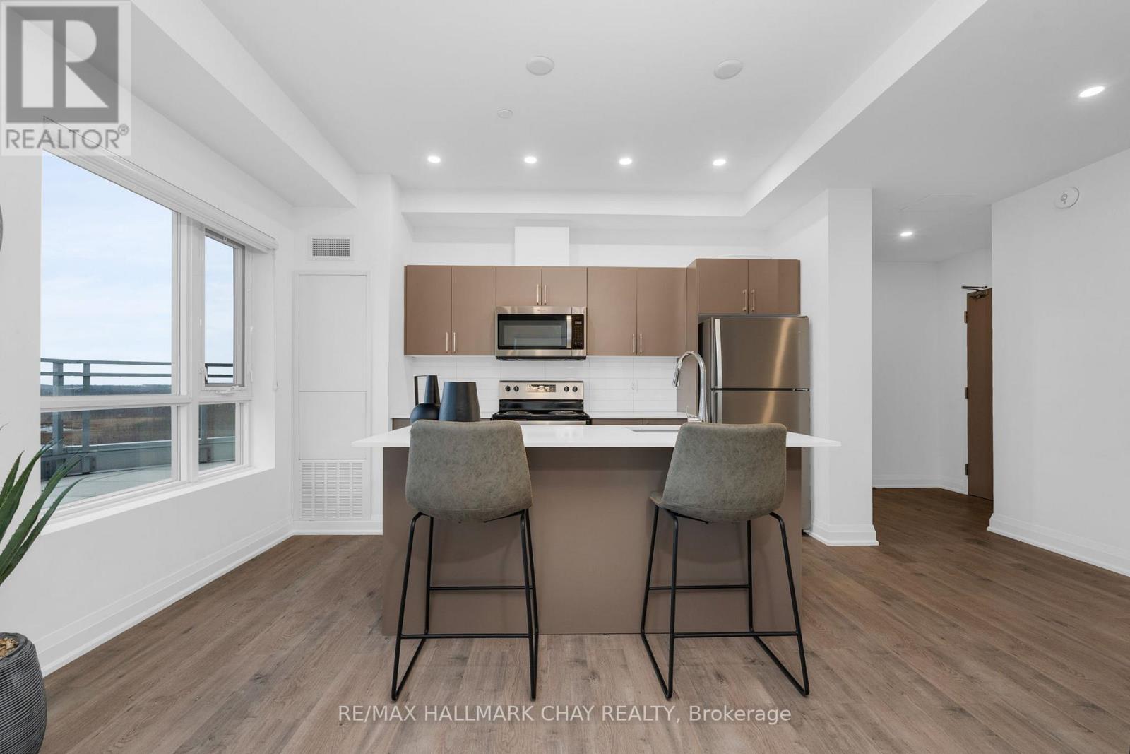 1105 - 58 Lakeside Terrace, Barrie (Little Lake), Ontario L4N 9S2 - Photo 8 - S12583266