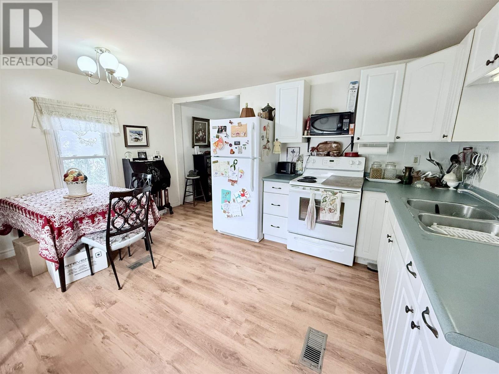 25 Jody Ln, Heyden, Ontario P6A 5K7 - Photo 2 - SM253146