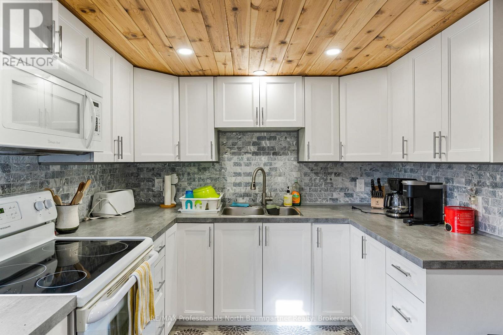 3475 Gelert Road, Minden Hills, Ontario  K0M 2K0 - Photo 16 - X12583360