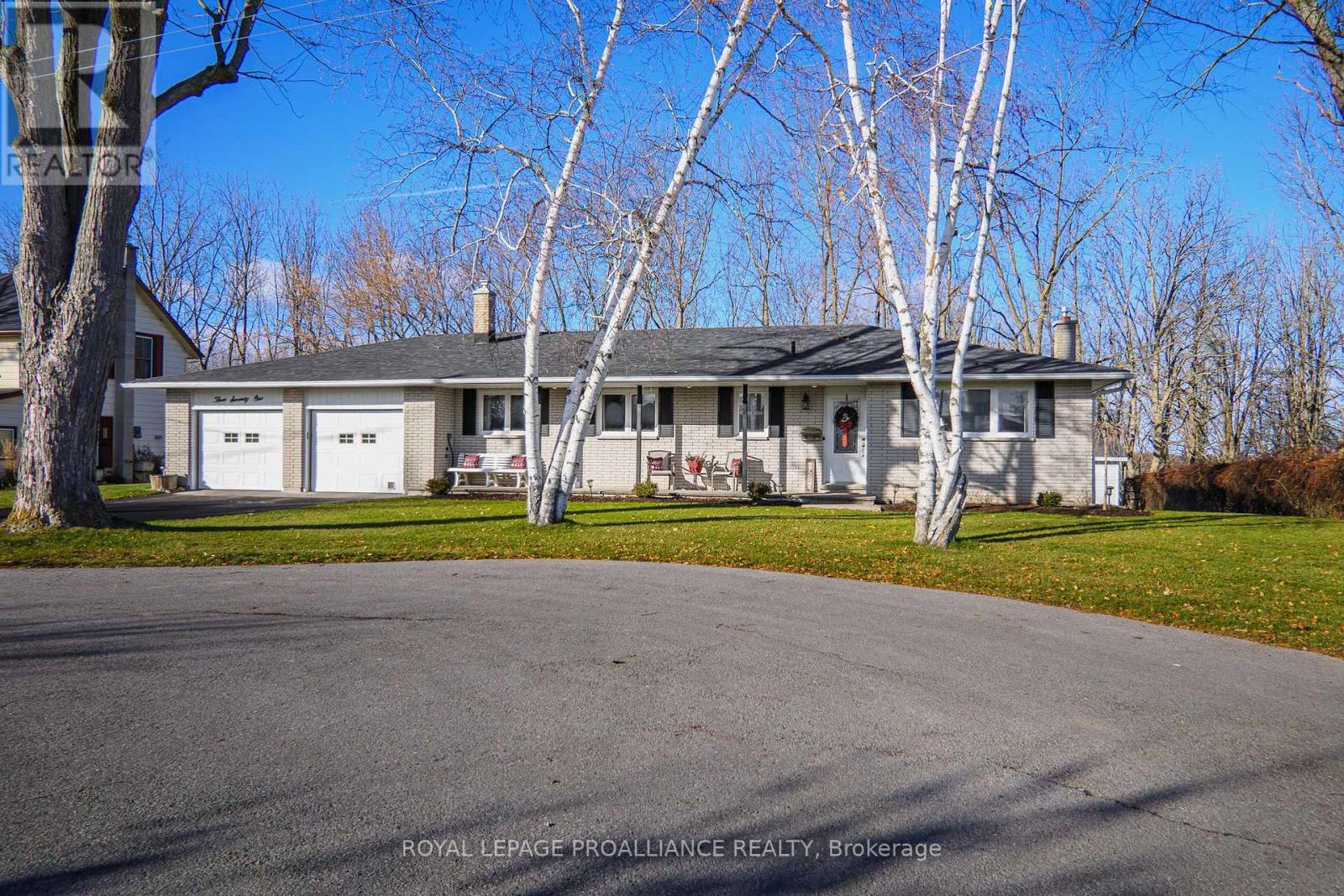 371 MAPLE AVENUE, Deseronto, Ontario