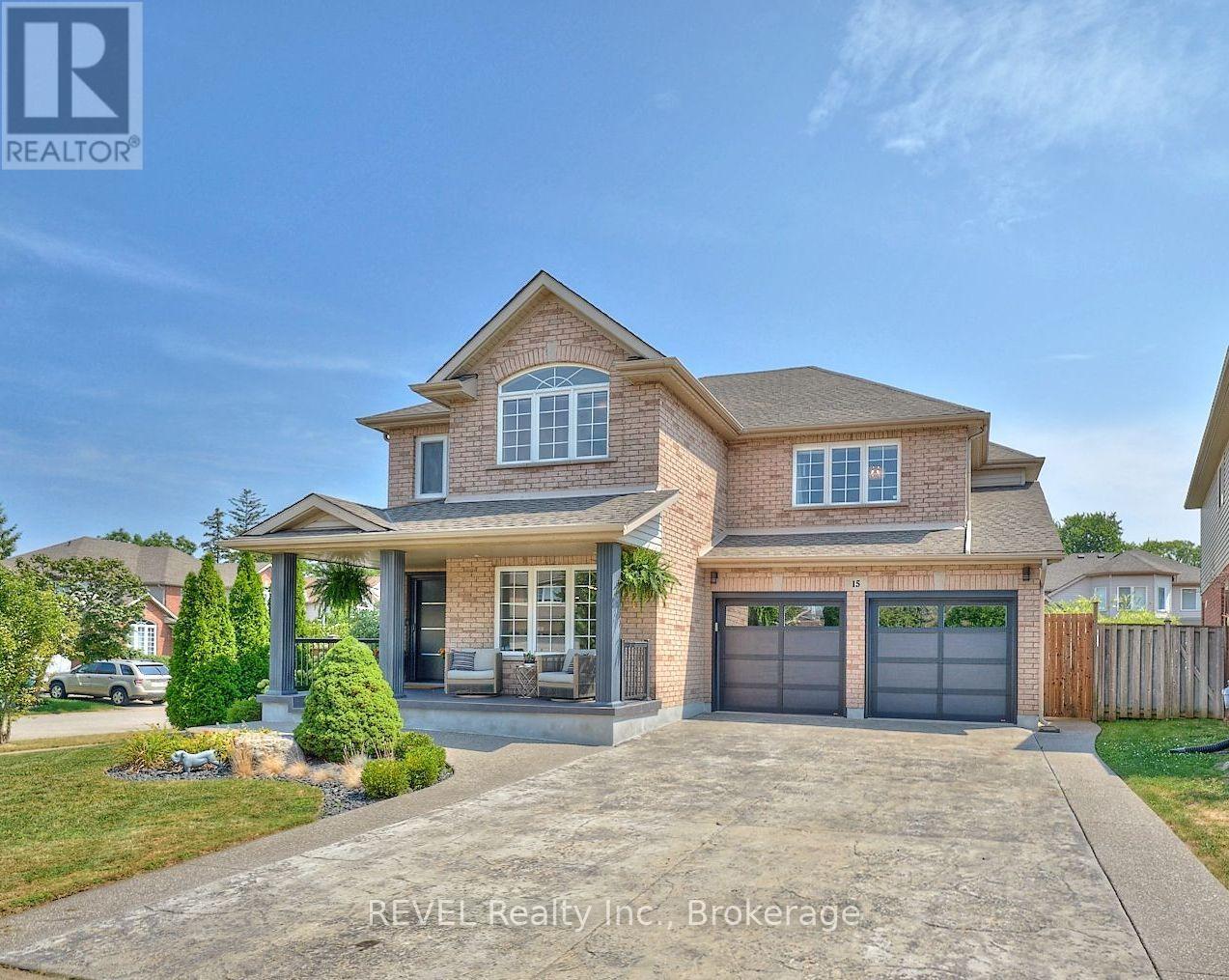 15 Fosh Court, St. Catharines, Ontario L2S 4A9 - Photo 2 - X12471468