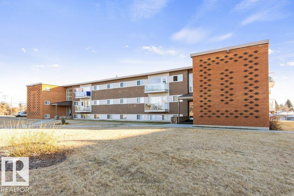 #17 6113 98 Av Nw, Edmonton, Alberta T6A 0A3 - Photo 1 - E4466895
