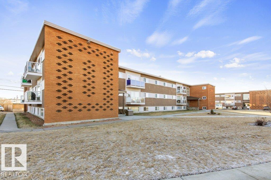 #17 6113 98 Av Nw, Edmonton, Alberta T6A 0A3 - Photo 2 - E4466895