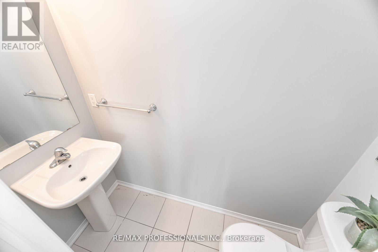 608 - 140 Widdicombe Hill Boulevard, Toronto, Ontario  M9R 0A9 - Photo 18 - W12583206