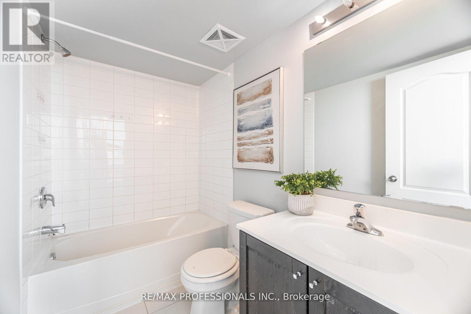 608 - 140 Widdicombe Hill Boulevard, Toronto, Ontario  M9R 0A9 - Photo 27 - W12583206