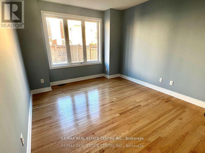 211 Elbern Markell Drive, Brampton, Ontario  L6X 3A9 - Photo 13 - W12583268