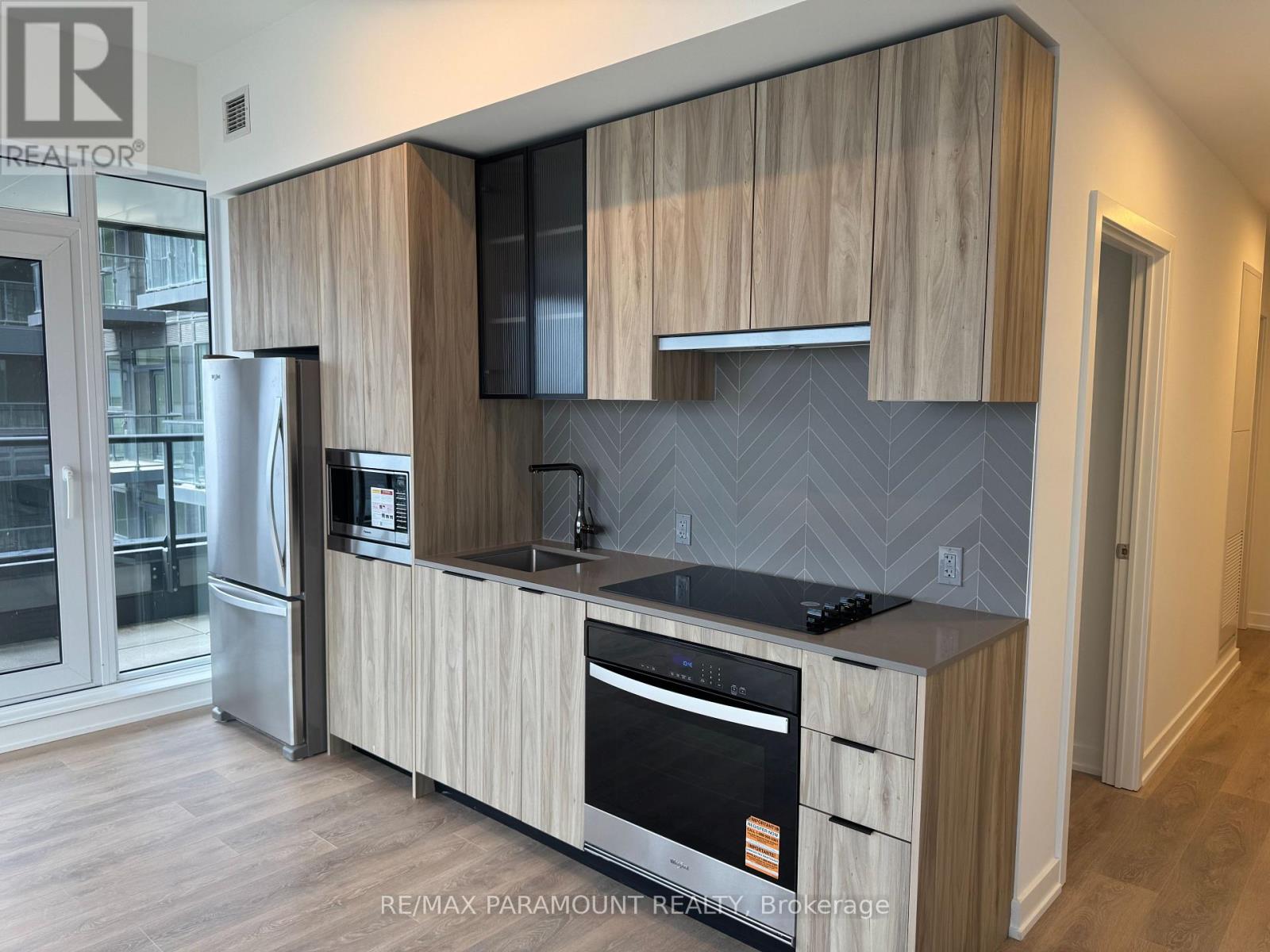 605 - 1037 The Queensway, Toronto, Ontario  M8Z 6C7 - Photo 5 - W12583278