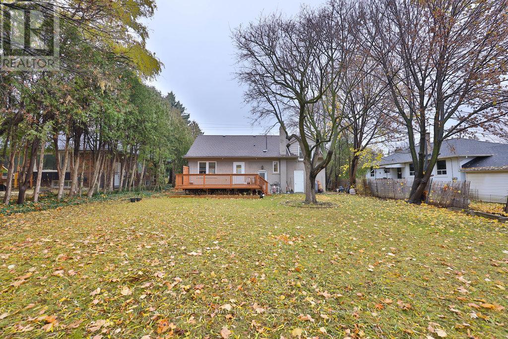 298 Burnhamthorpe Road, Toronto, Ontario  M9B 1Z8 - Photo 22 - W12583280