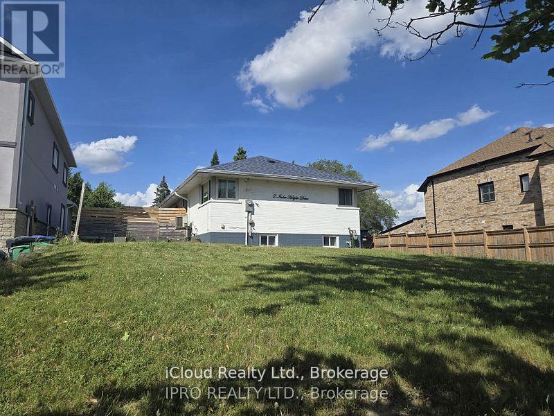 2 Inder Heights Drive, Brampton, Ontario  L6Z 3M4 - Photo 2 - W12583326