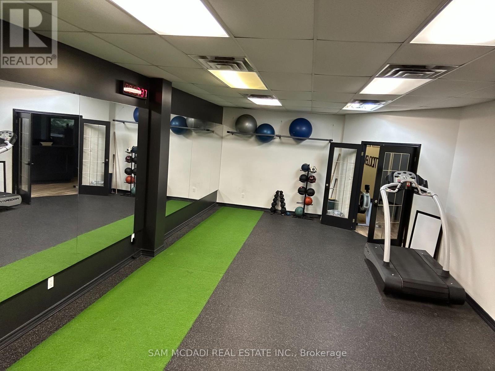 232a South Service Road E, Oakville, Ontario  L6J 2X5 - Photo 4 - W12583336