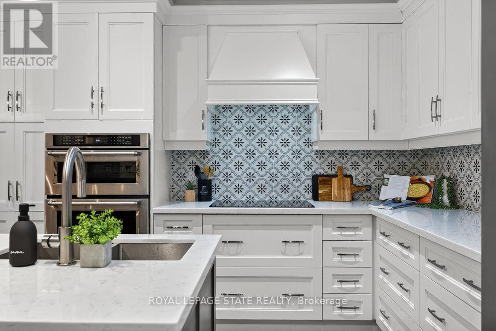 5 Macassa Court, Grimsby, Ontario L3M 0H7 - Photo 13 - X12583250