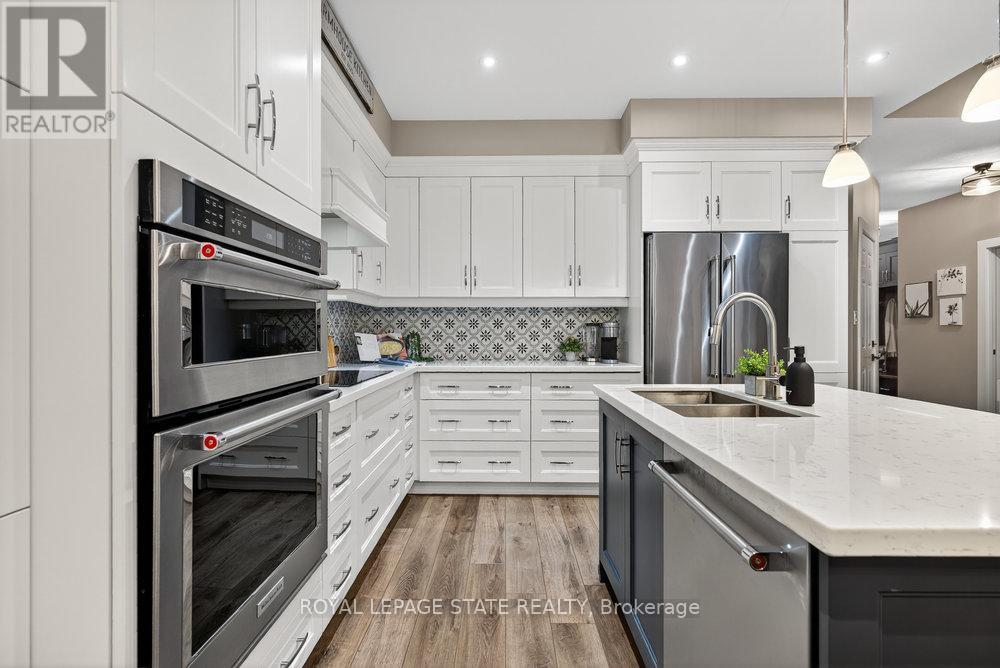 5 Macassa Court, Grimsby, Ontario L3M 0H7 - Photo 14 - X12583250