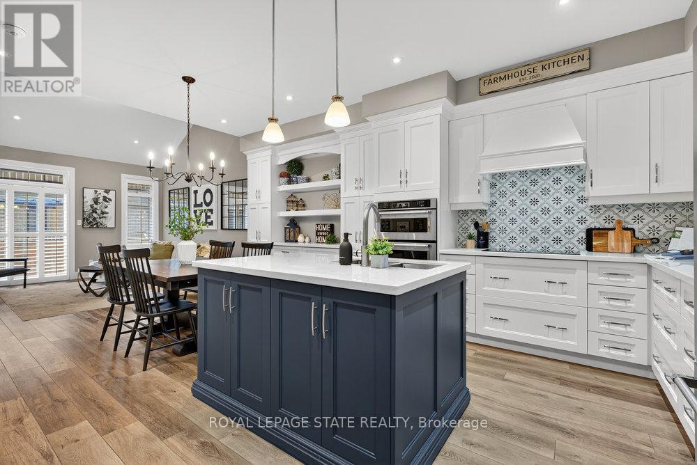 5 Macassa Court, Grimsby, Ontario L3M 0H7 - Photo 2 - X12583250