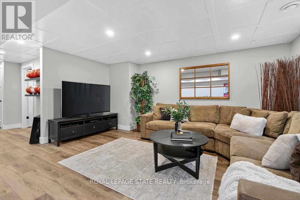 5 Macassa Court, Grimsby, Ontario L3M 0H7 - Photo 38 - X12583250