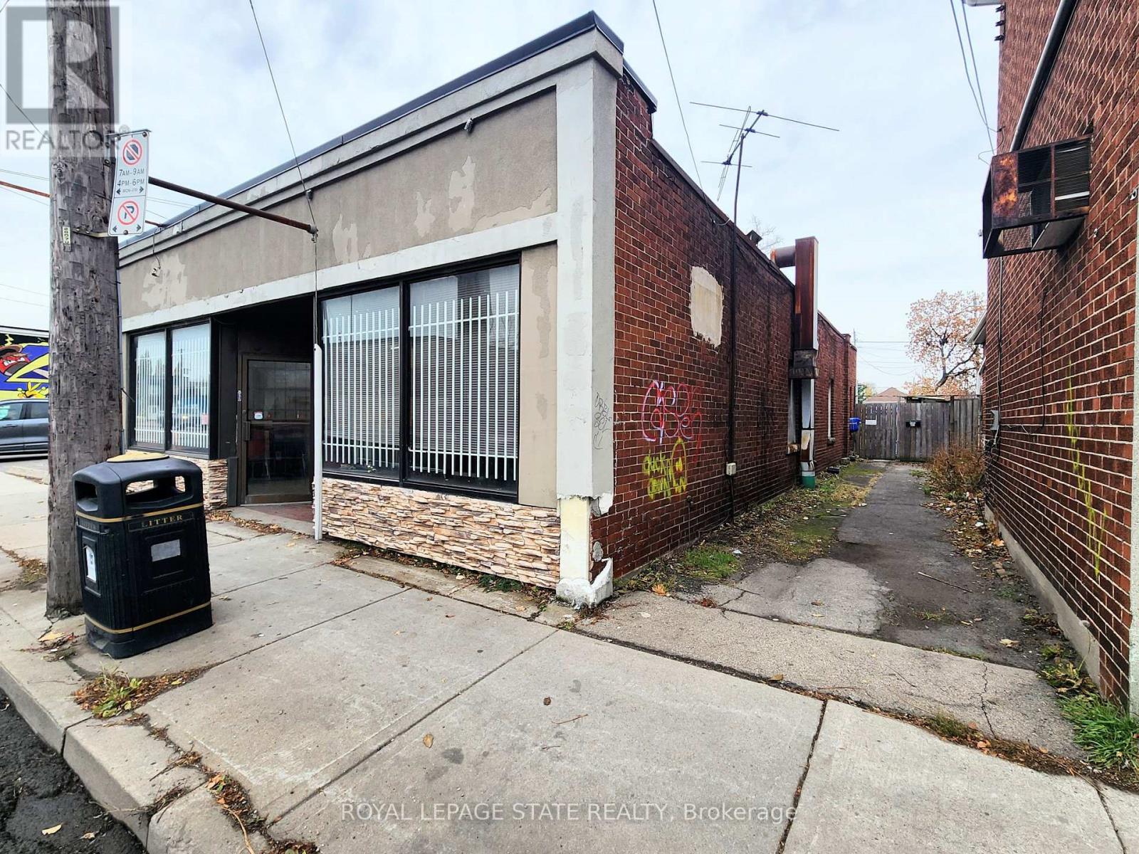 1342 Barton Street E, Hamilton, Ontario  L8H 2W3 - Photo 2 - X12583258