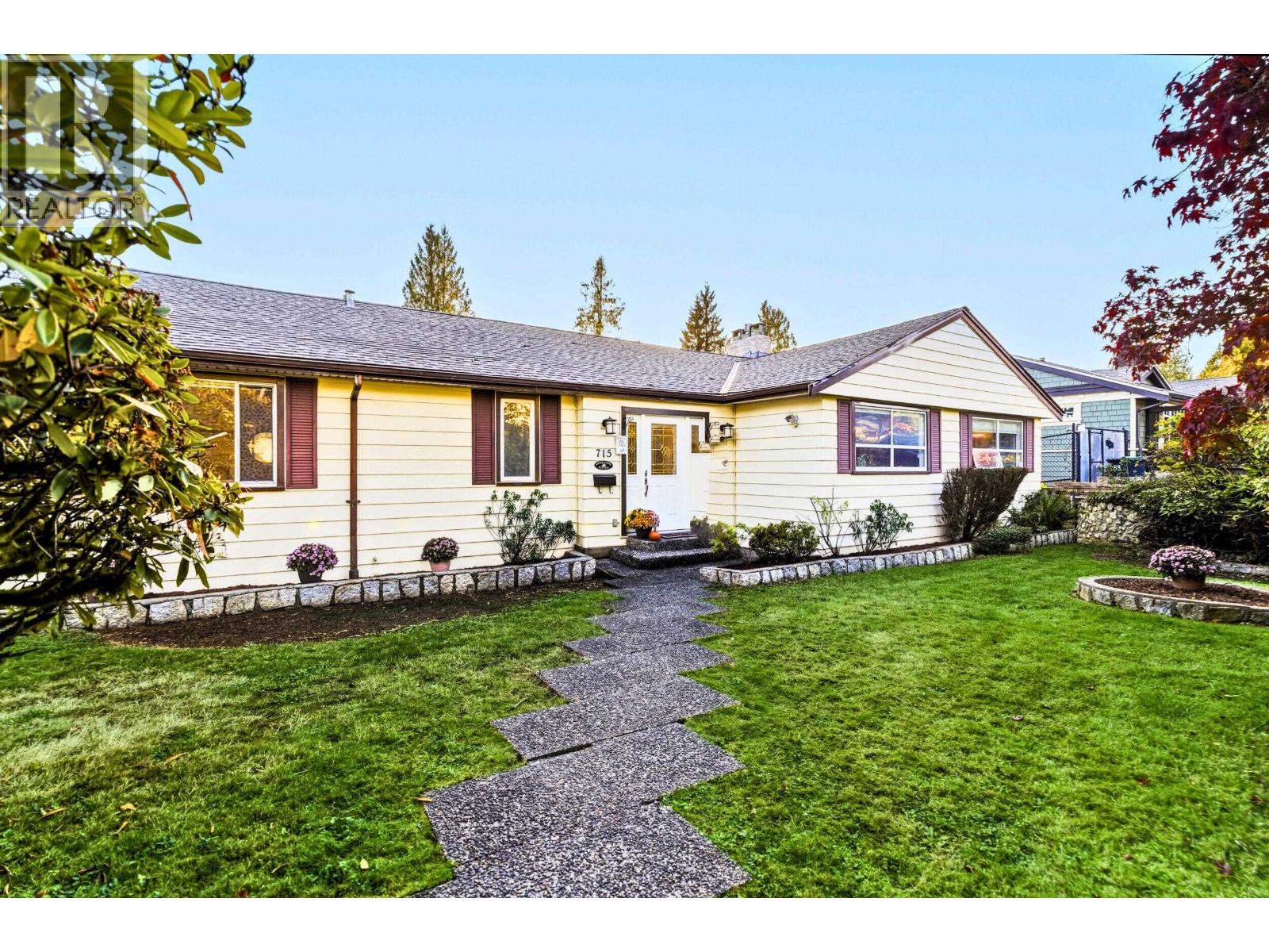 715 Kilkeel Place, North Vancouver, British Columbia  V7N 2X2 - Photo 1 - R3070700